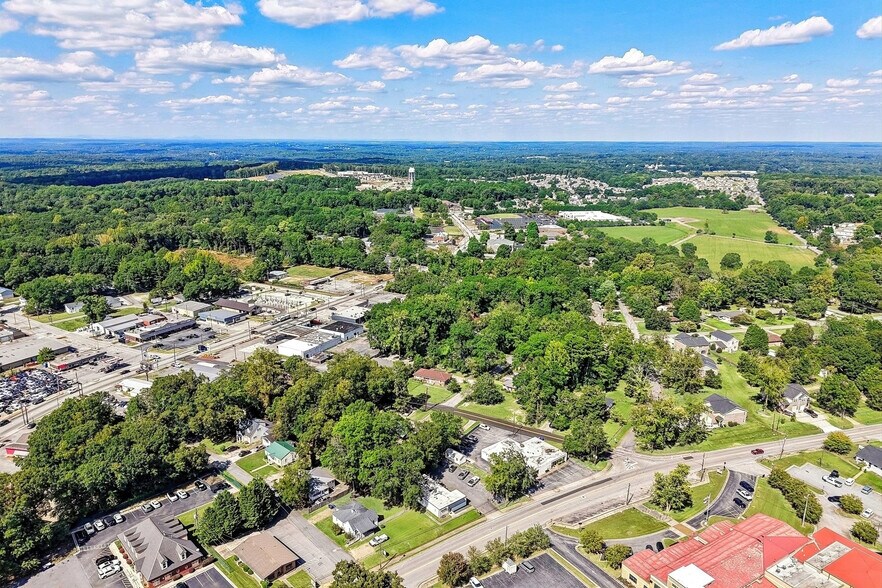More Photos Of 224 E Broad St, Winder Medical For Sale