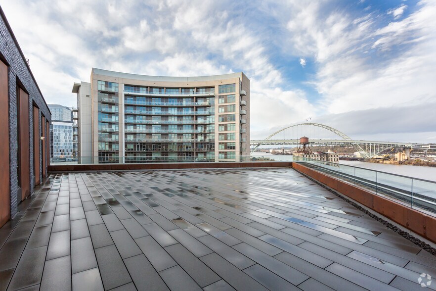 More Photos Of 1250 NW 9th Ave, Portland Office For Lease