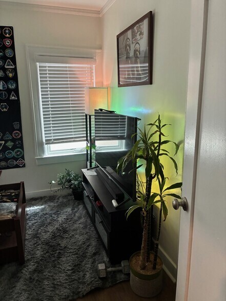 More Photos Of 35 17th St, Hermosa Beach Apartments For Sale