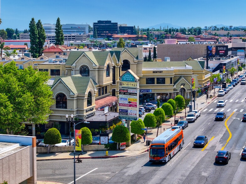 More Photos Of 18645-18663 Ventura Blvd, Tarzana General Retail For Sale
