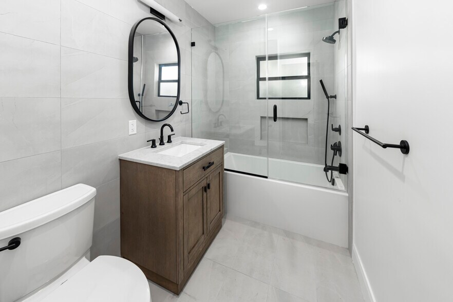 More Photos Of 2625 Chariton St, Los Angeles Apartments For Sale