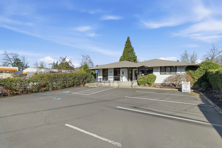 More Photos Of 9055 SW Beaverton Hillsdale Hwy, Portland Office For Lease