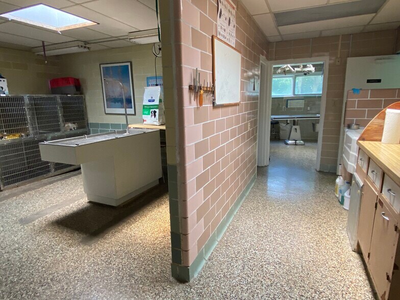 More Photos Of 2275 Duanesburg Rd, Duanesburg Veterinarian Kennel For Sale