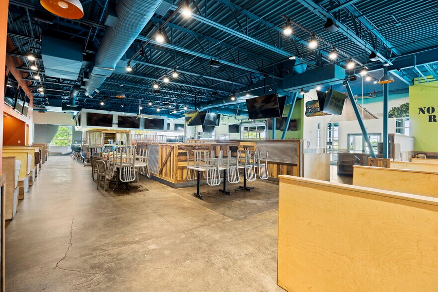 More Photos Of 350 University Blvd, Harrisonburg Freestanding For Sale