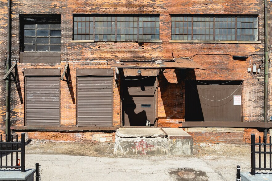 More Photos Of 126 N Ontario St, Toledo Manufacturing For Sale