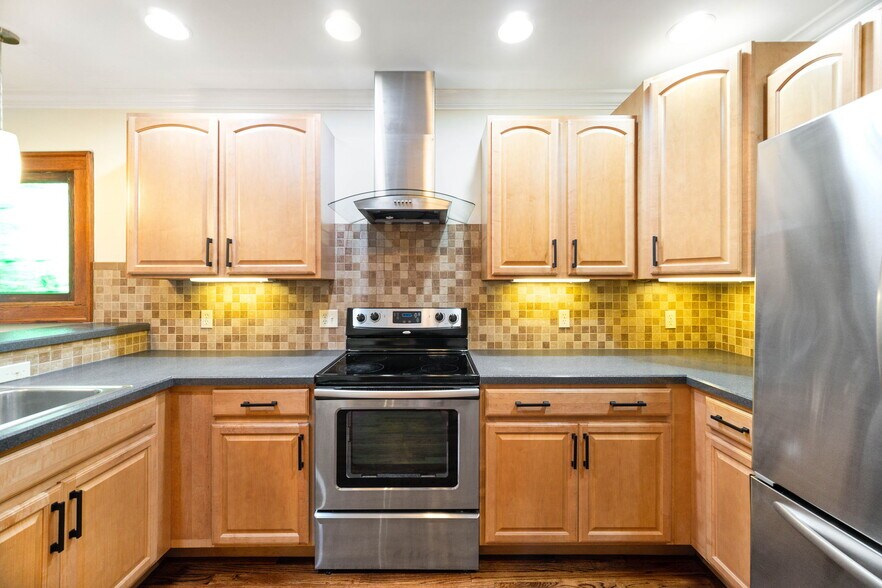 More Photos Of 153 S 17th St, Columbus Multifamily For Sale