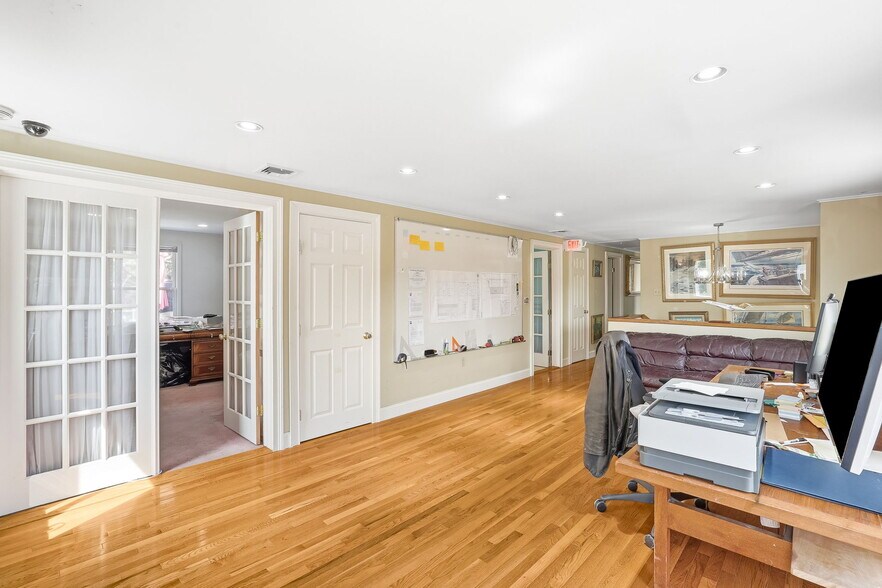 More Photos Of 3 Macdonald Ave, Armonk Office For Sale