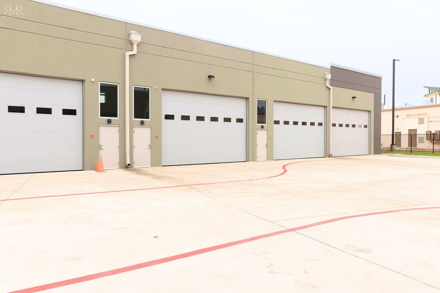 More Photos Of 1435 FM 1463 Rd, Katy Showroom For Sale