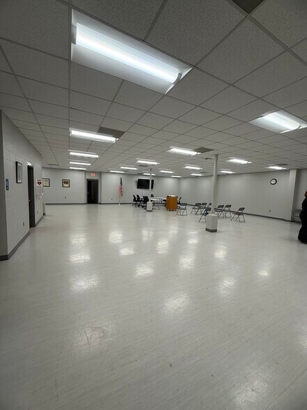 More Photos Of 122 E Lincoln Ave, Fall Creek Office For Sale