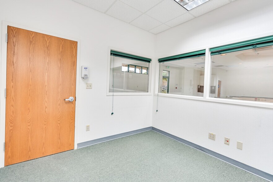 More Photos Of 222 I St, Los Banos Office For Lease
