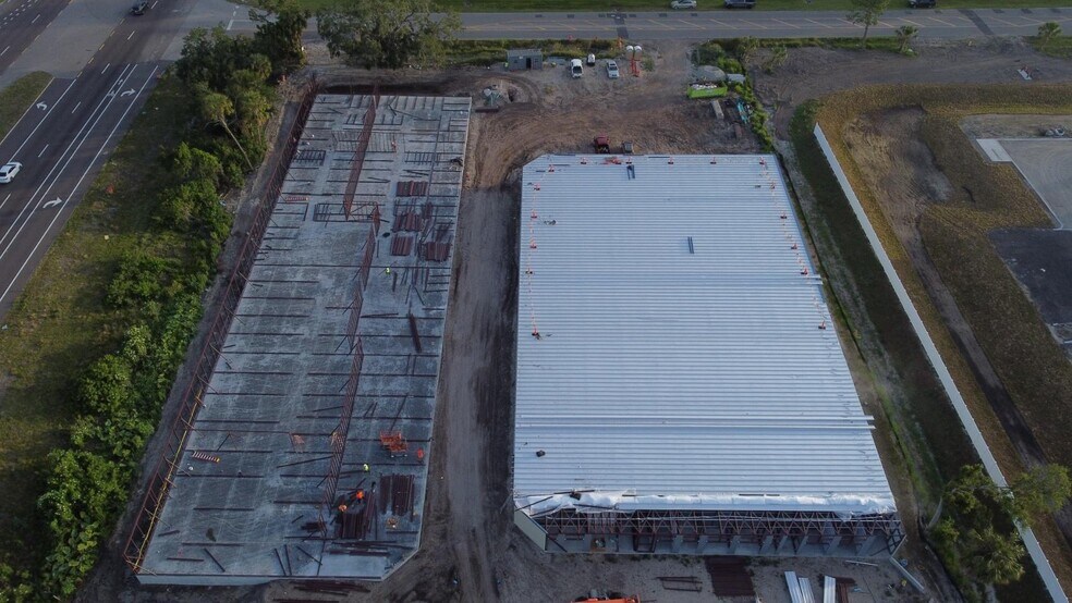 More Photos Of 2419 E 85th St, Palmetto Self Storage For Sale