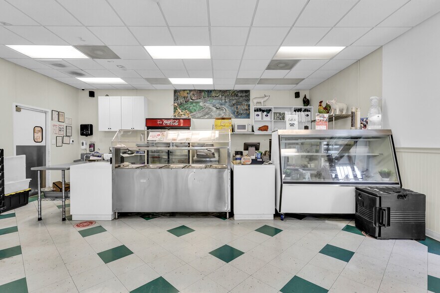 More Photos Of 114 Horizon Park Dr, Savannah Restaurant For Sale