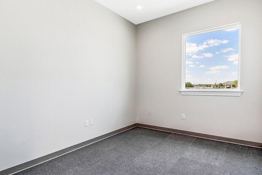 More Photos Of 7469 Pennsylvania Dr, Amarillo Office For Lease