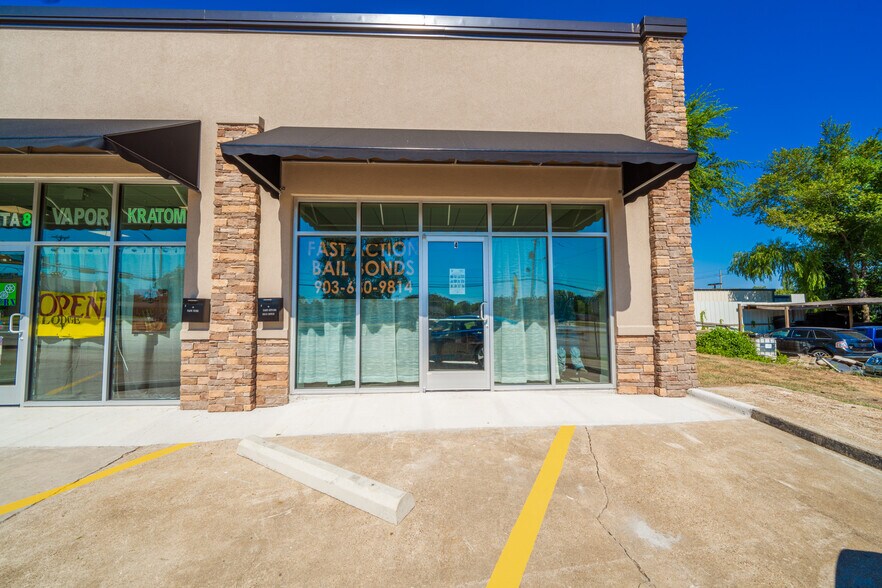 More Photos Of 307 US Highway 271 N, Gilmer Storefront Retail Office For Lease