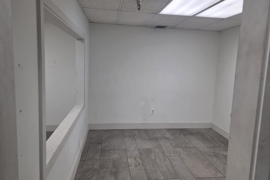 More Photos Of 3051-3061 NW 75th Ave, Miami Warehouse For Lease