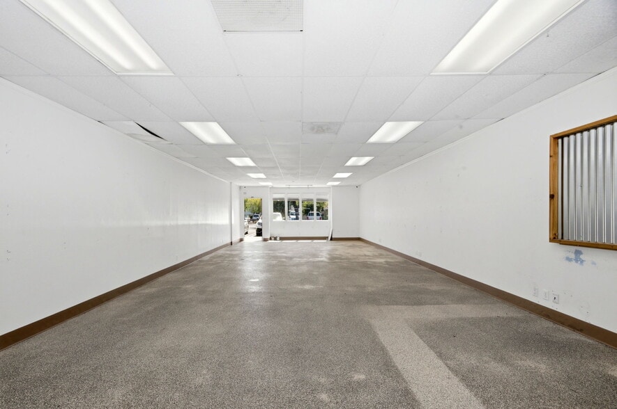 More Photos Of 1321-1345 E Thousand Oaks Blvd, Thousand Oaks Unknown For Lease