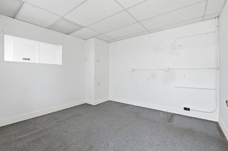 More Photos Of 1210-1214 Santa Fe Dr, Denver Office For Sale
