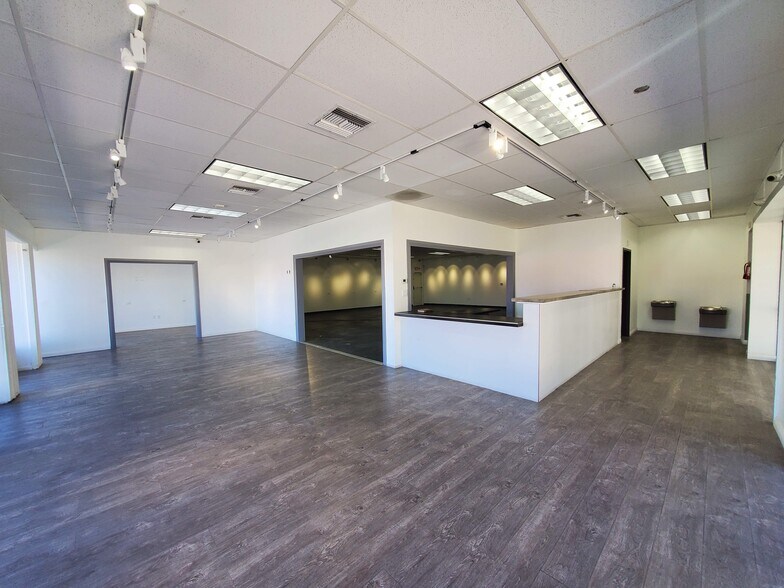 More Photos Of 14211 Beach Blvd, Westminster Freestanding For Lease
