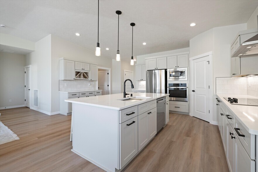 More Photos Of 1101-1109 Fairhaven Loop, Richland Apartments For Sale