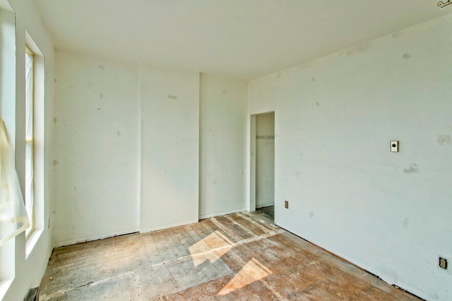 More Photos Of 445-447 High St, Holyoke Storefront Retail Residential For Sale