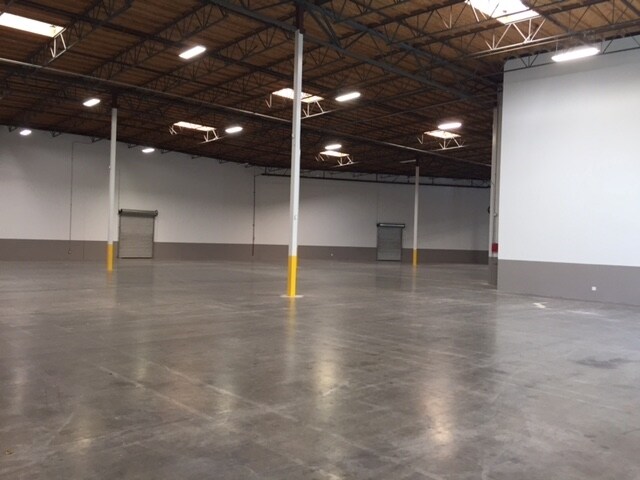 More Photos Of 28016 Industry Dr, Valencia Warehouse For Lease