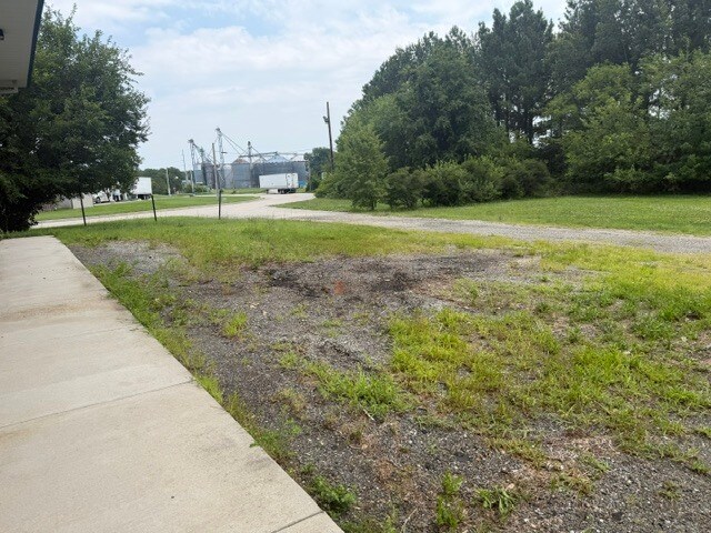 More Photos Of 32201 Queen Anne Hwy, Queen Anne Industrial For Lease