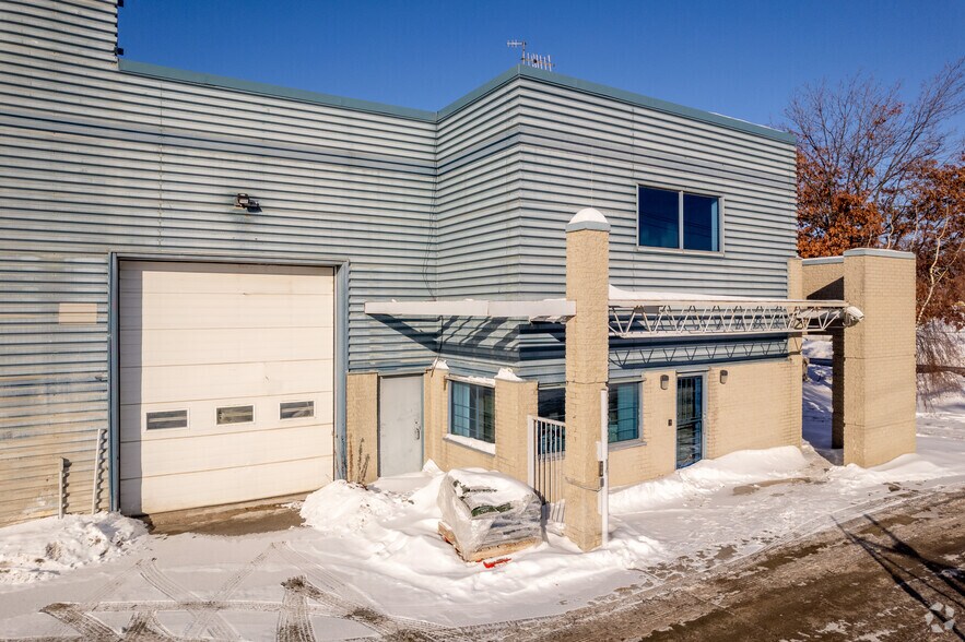 More Photos Of 3380-3382 Rue Jacob-Jordan, Terrebonne Warehouse For Sale