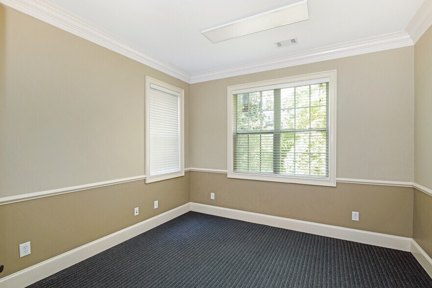 More Photos Of 3535 Roswell Rd, Marietta Office Residential For Lease