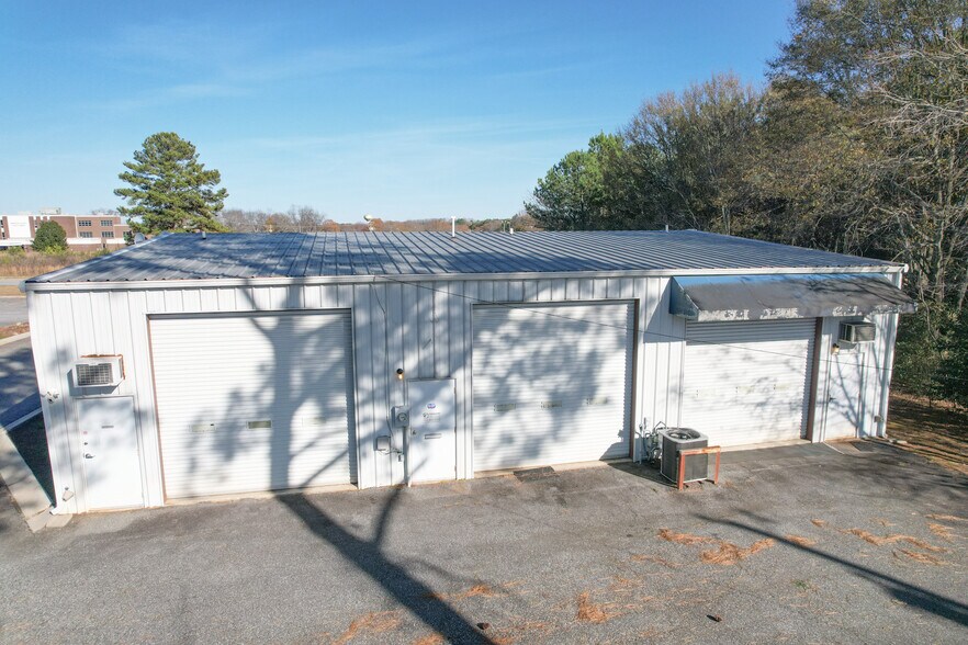 More Photos Of 90-100 Northwest Dr, Anderson Unknown For Lease