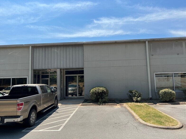 More Photos Of 3200 S Shackleford Rd, Little Rock Flex For Sale