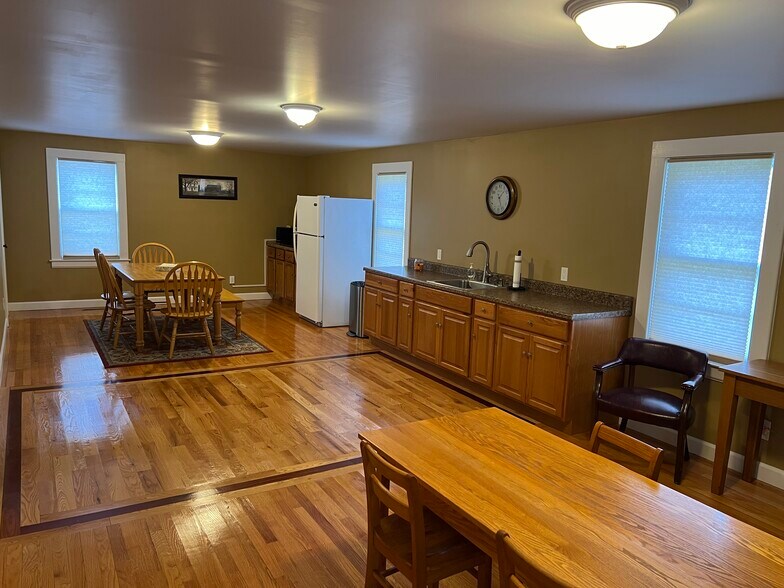 More Photos Of 9405 Butternut St, New Lothrop Office For Sale