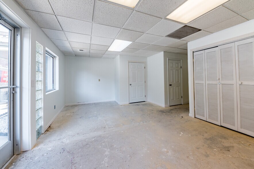 More Photos Of 231 Walnut St, Morgantown Office For Sale