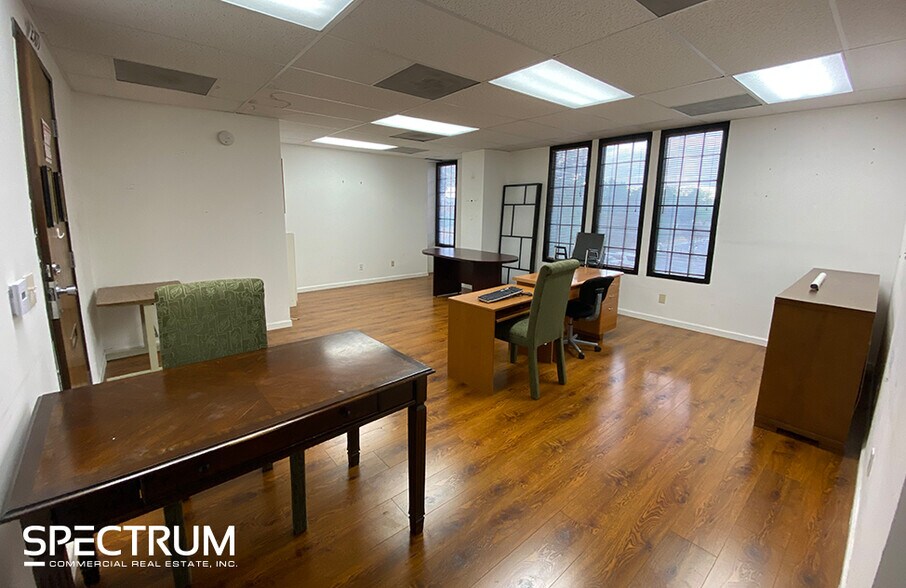 More Photos Of 15600 Devonshire St, Granada Hills Office For Lease