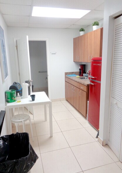 More Photos Of 7737 N University Dr, Tamarac Medical For Sale