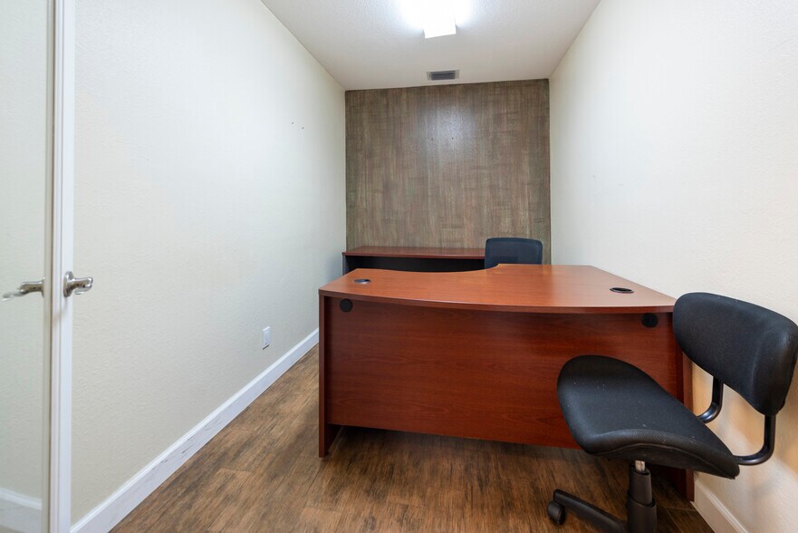 More Photos Of 45 E Sheridan St, Dania Beach Office Residential For Lease