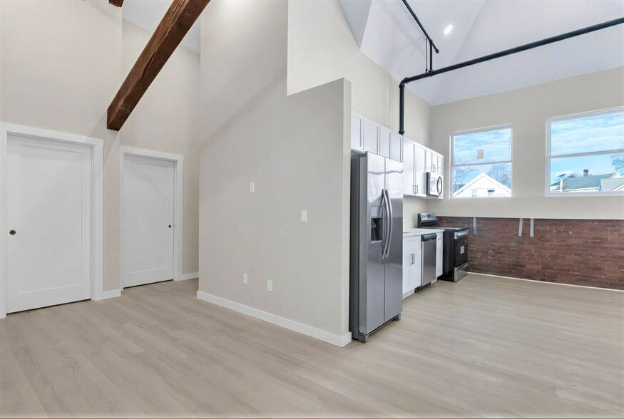 More Photos Of 72 Kendrick Ave, Woonsocket Apartments For Sale