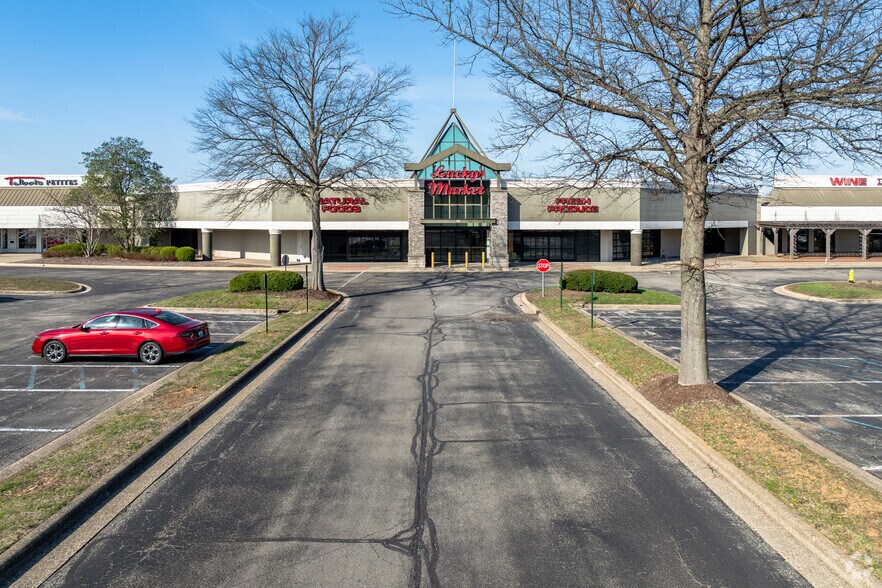 More Photos Of 150-300 N Hurstbourne Pky, Louisville General Retail For Sale
