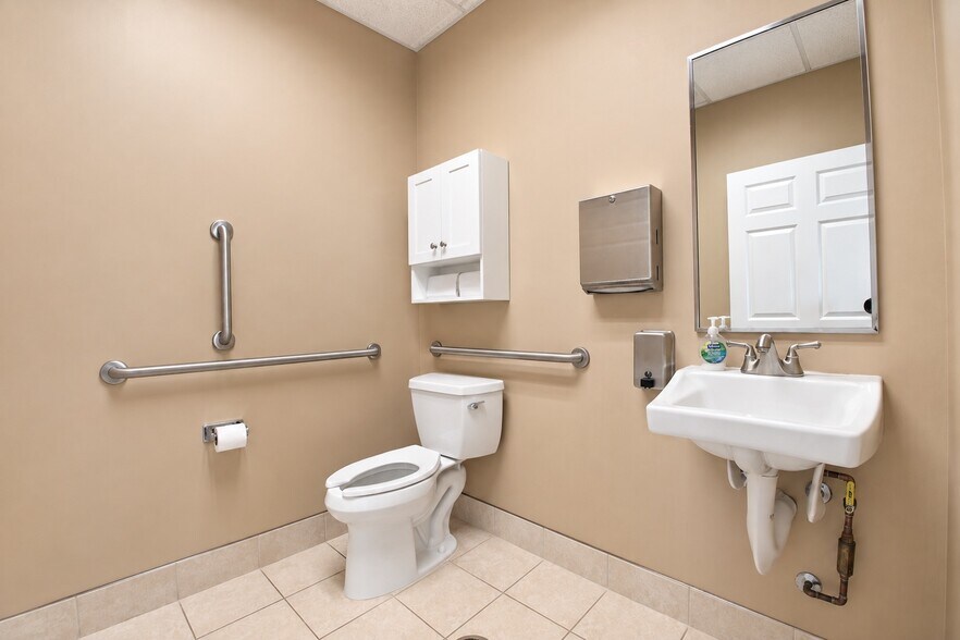 More Photos Of 1303 Courthouse Rd, Stafford General Retail For Sale
