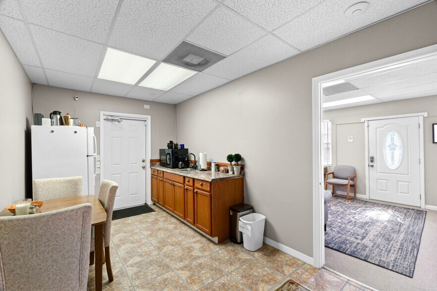 More Photos Of 6108 Arlington Rd, Jacksonville Office For Sale