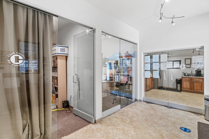More Photos Of 717 S 8th St, Las Vegas Office For Sale