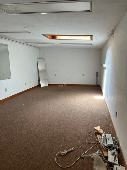 More Photos Of 722 Locust St, Garberville Storefront Retail Residential For Sale