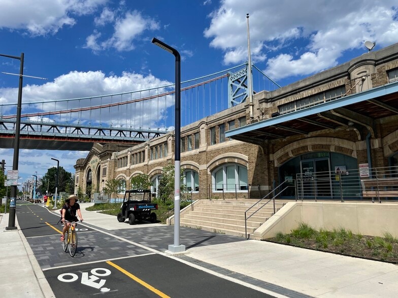 More Photos Of 3-7 N Christopher Columbus Blvd, Philadelphia Loft Creative Space For Lease