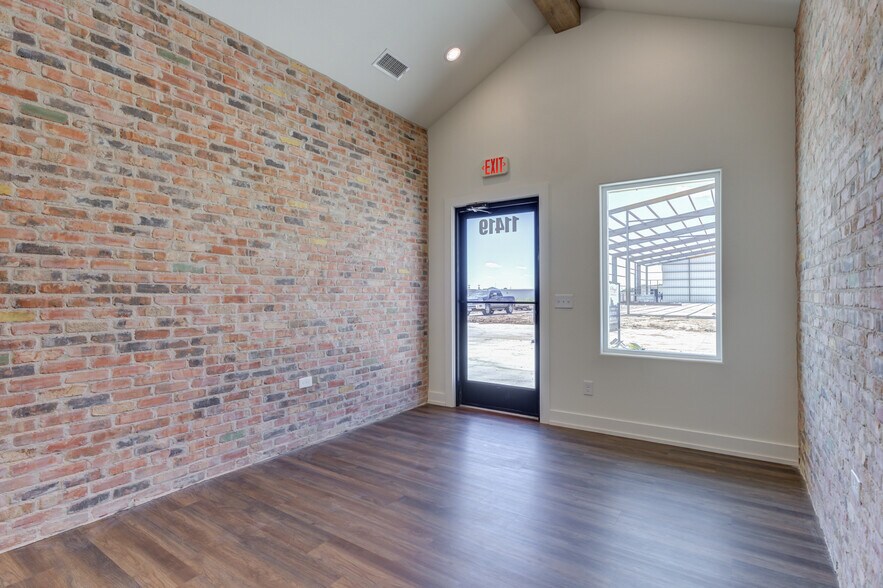 More Photos Of 11419 CR 2220, Lubbock Warehouse For Sale
