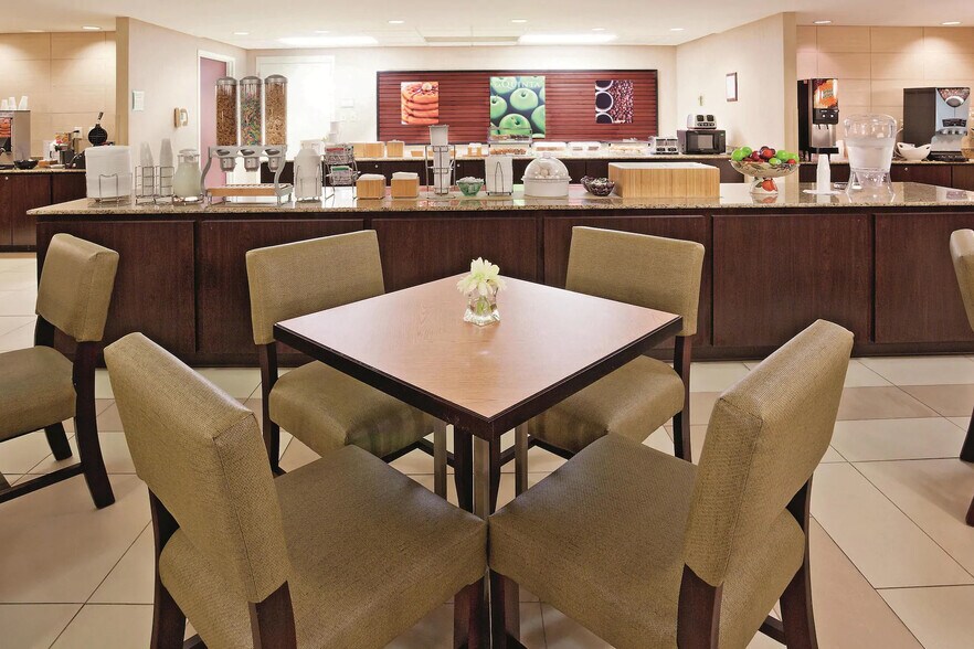 More Photos Of 5423 N Port Washington Rd, Glendale Hotel For Sale