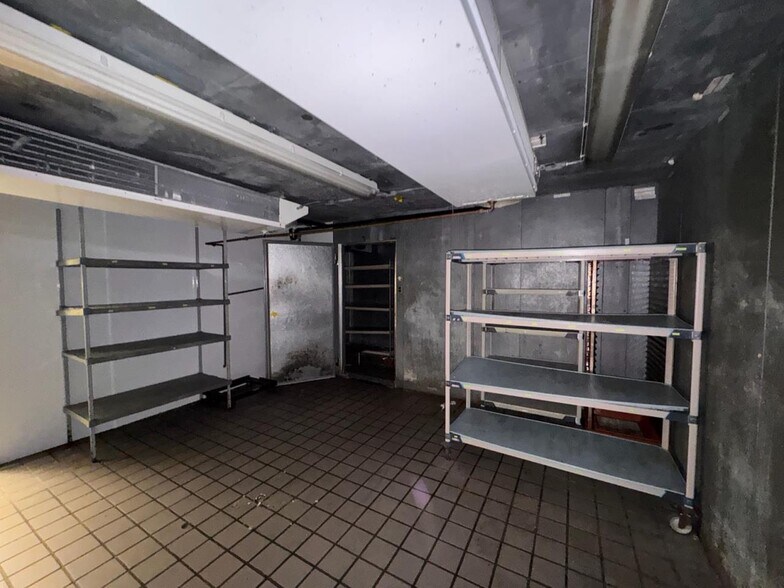 More Photos Of 4765 Montgomery Rd, Cincinnati Restaurant For Sale