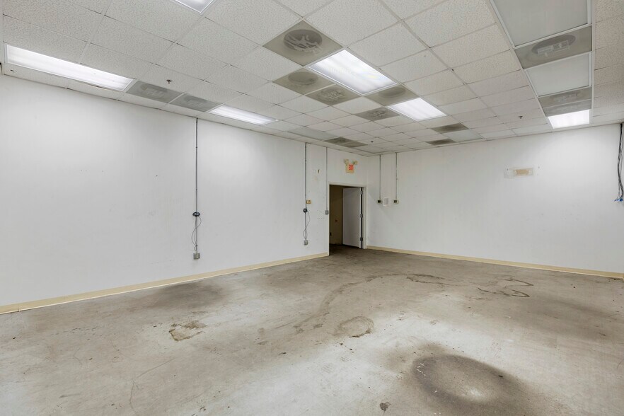More Photos Of 200 E 2nd Ave, Rome Warehouse For Lease