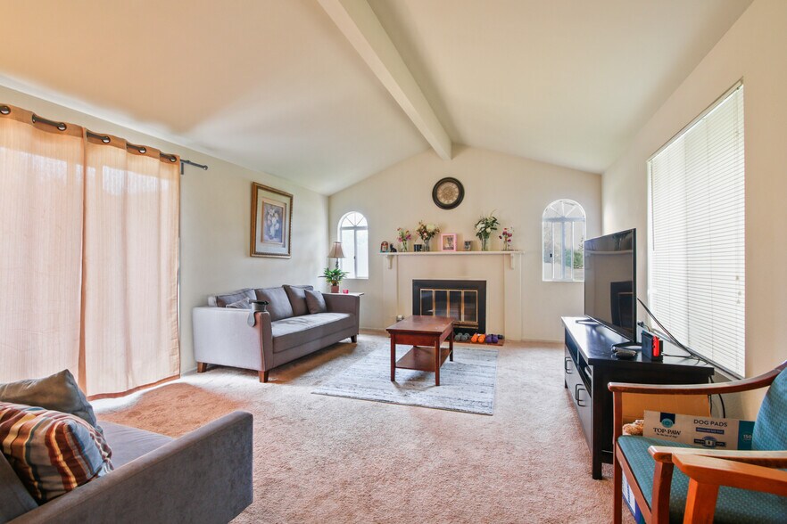 More Photos Of 2555 Santiago St, Santa Ana Schools For Sale