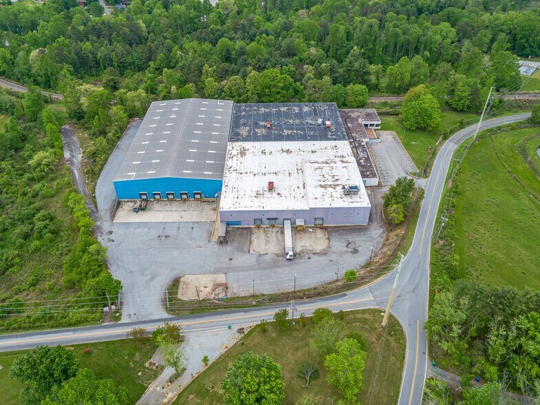 More Photos Of 90 Christ School Rd, Arden Distribution For Lease