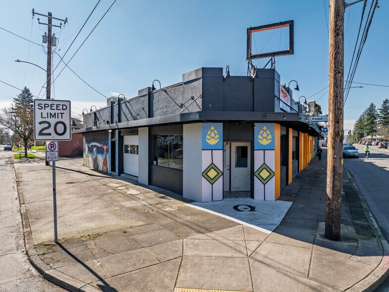 More Photos Of 5824-5846 NE Sandy Blvd, Portland Restaurant For Sale