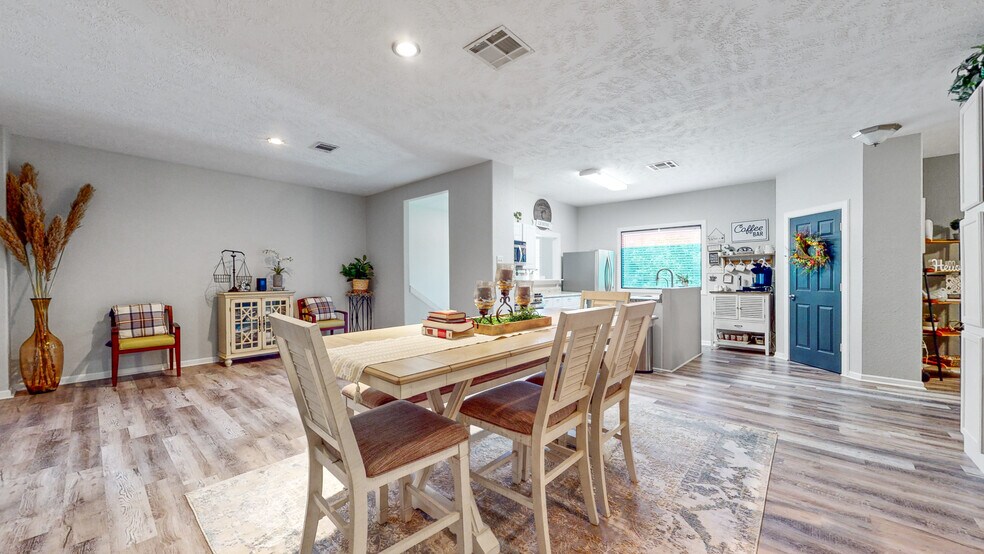 More Photos Of 28711 Robinson Rd, Conroe Industrial For Sale